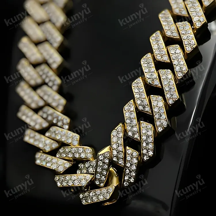 Corrente de elos cubanos com strass brilhante
