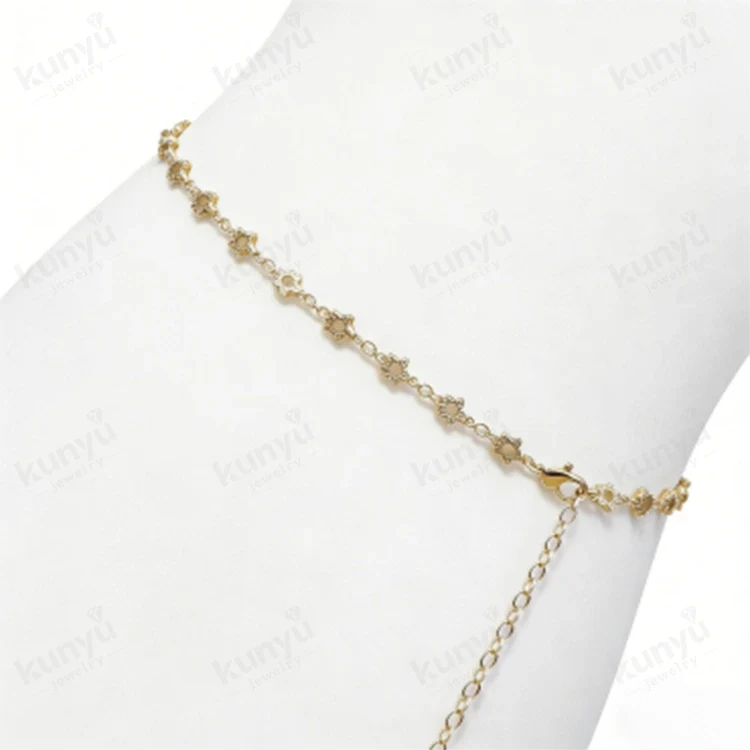 Cinto feminino com corrente
